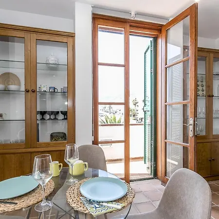 Eden Seaside Getaway Пуэрто-де-Сантьяго