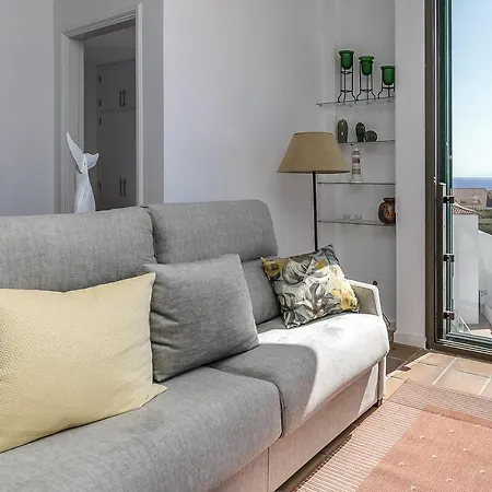 Апартаменты Eden Seaside Getaway Пуэрто-де-Сантьяго